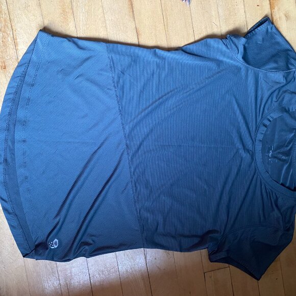Mountain Hardware Wick Q Active T-shirt small - Picture 2 of 7